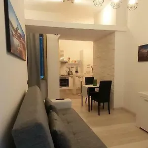 Appartement 332, Cagliari